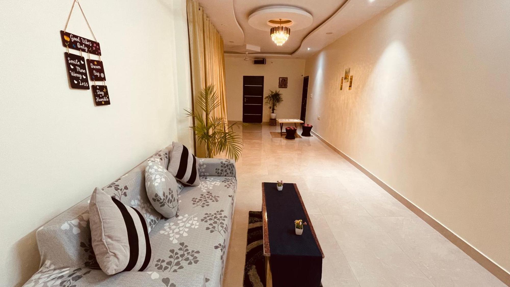Atulyam Stays Sushant Golf City לקנאו מראה חיצוני תמונה