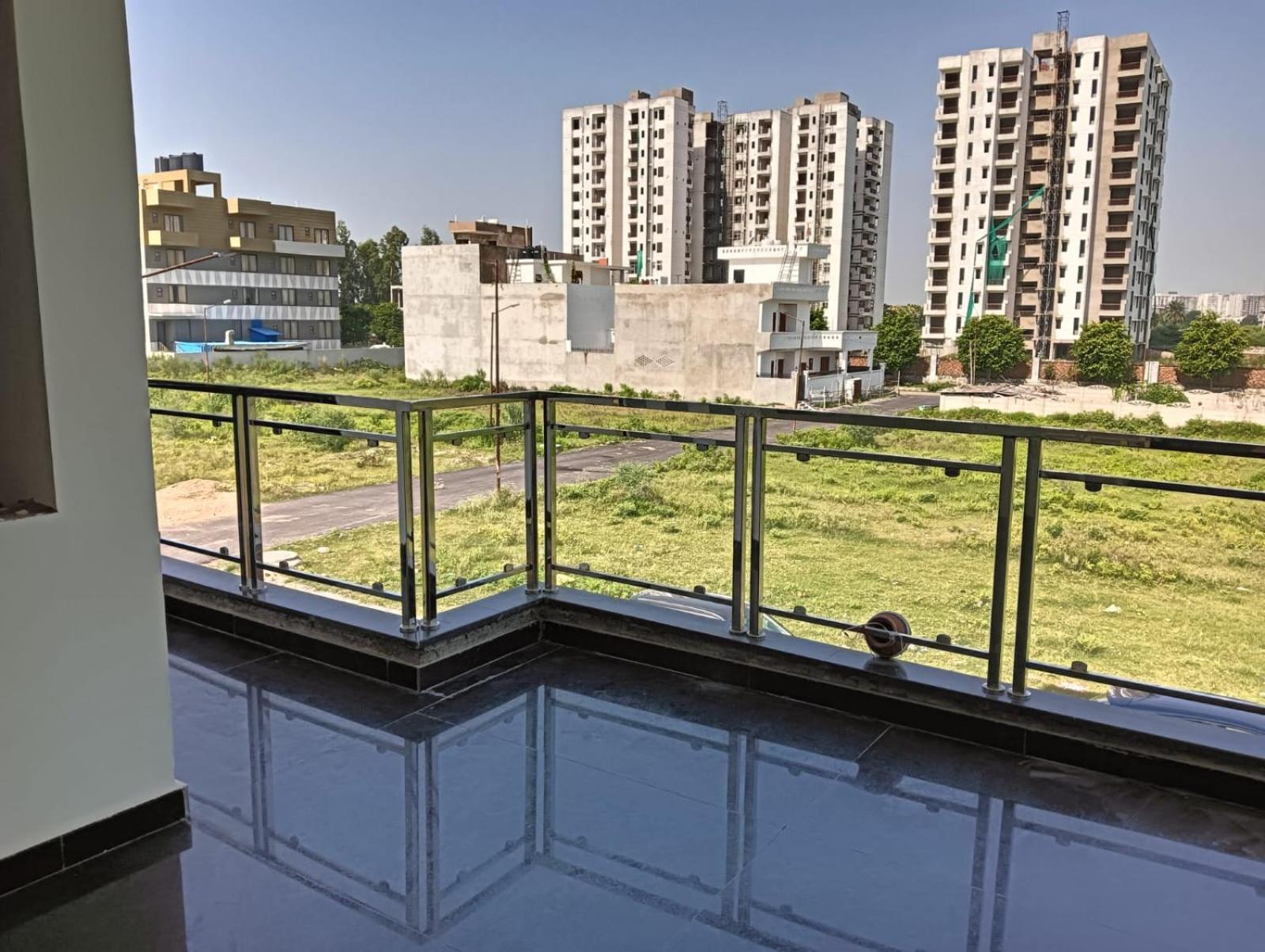 Atulyam Stays Sushant Golf City לקנאו מראה חיצוני תמונה
