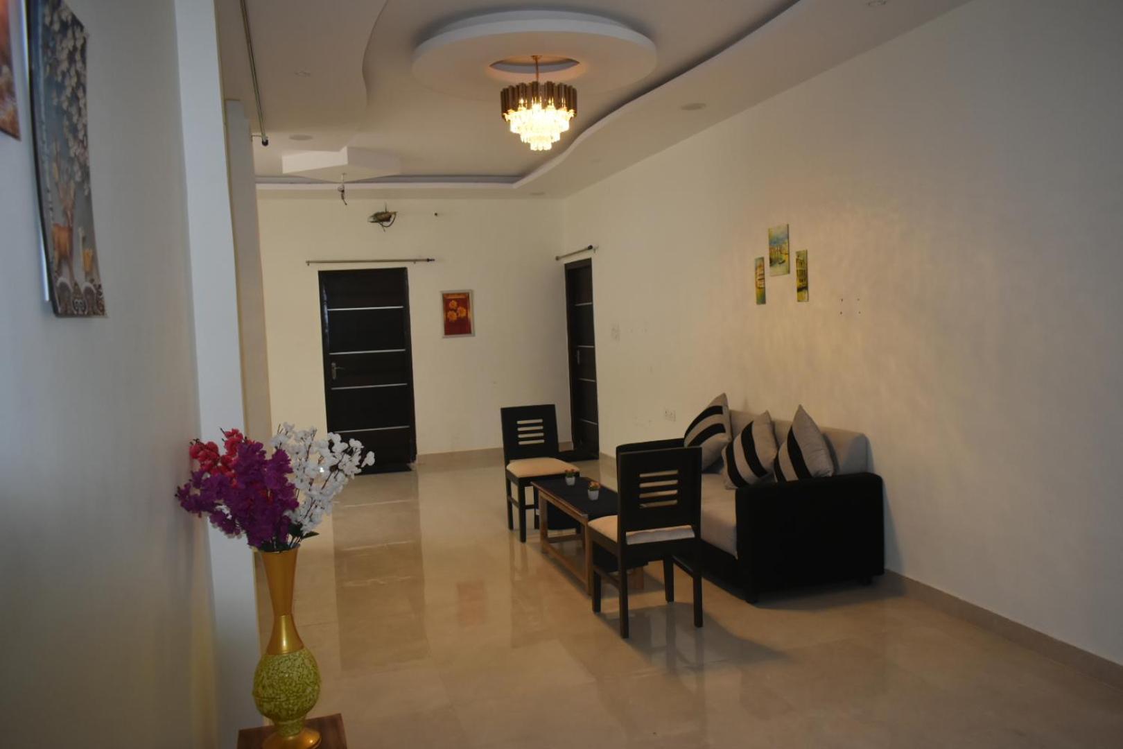 Atulyam Stays Sushant Golf City לקנאו מראה חיצוני תמונה