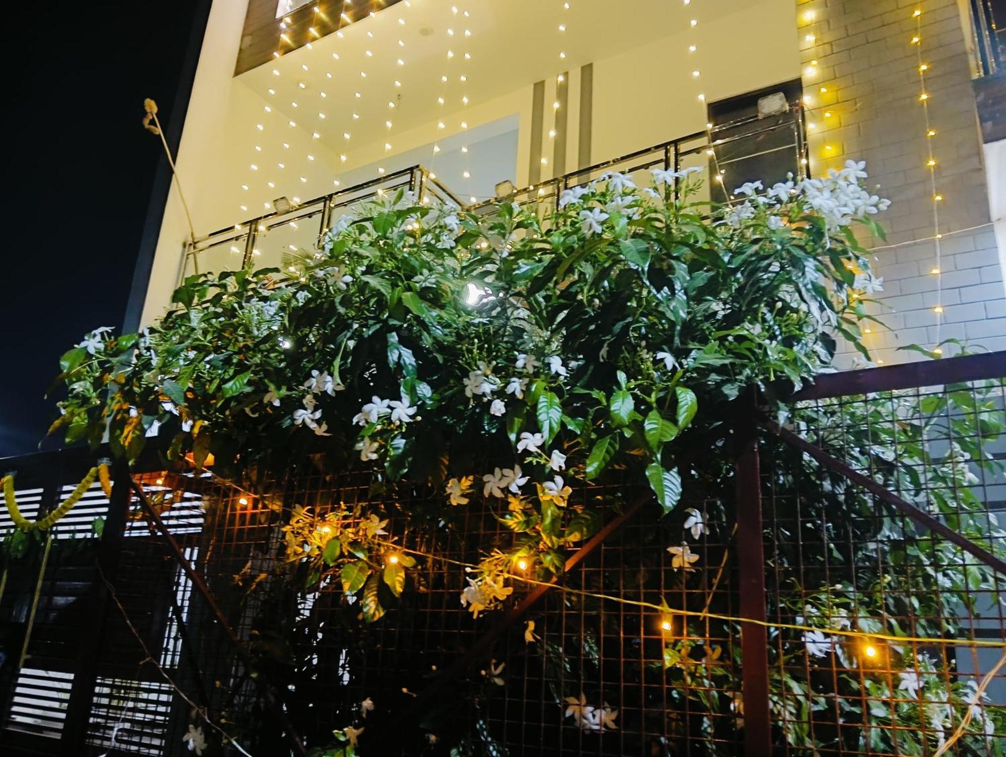 Atulyam Stays Sushant Golf City לקנאו מראה חיצוני תמונה